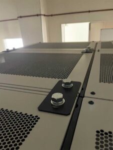 ラック連結金具